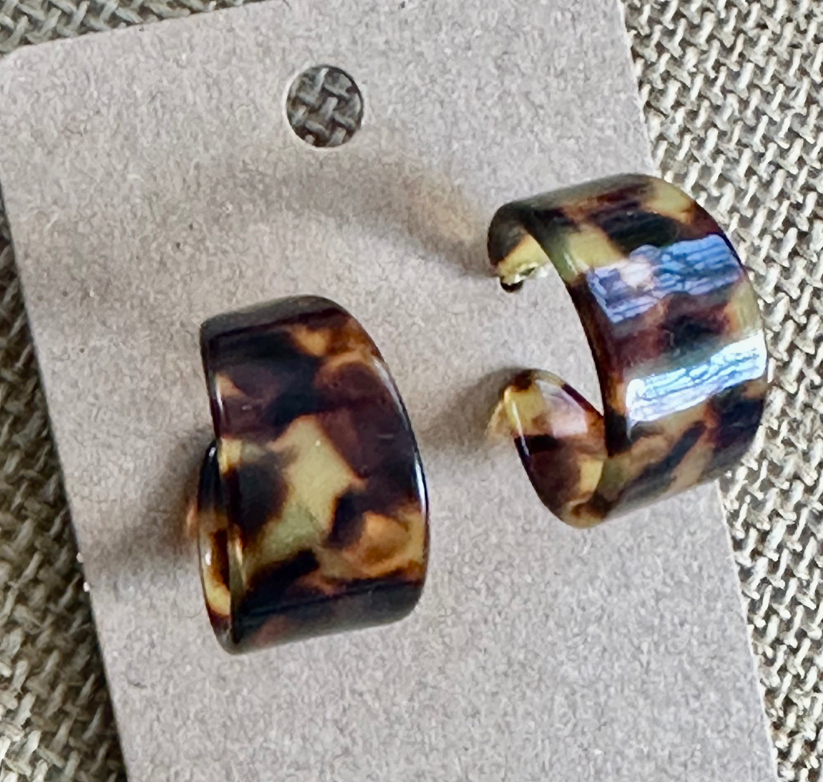 Wide tortoise shell resin hoop earrings stylish lightweight statement jewelry